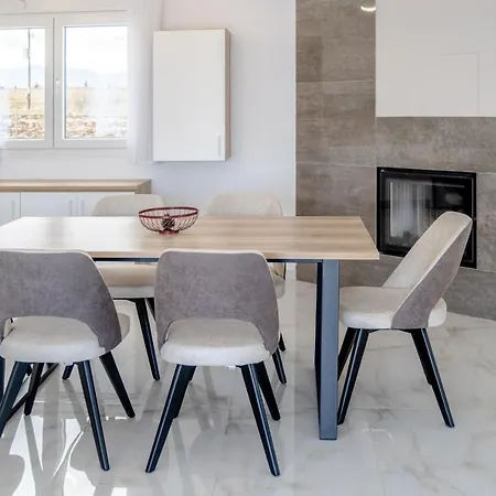 E Mare فيلة Skala Alykis