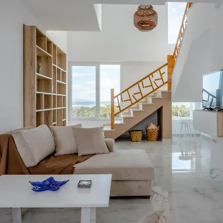 E Mare Villa *
